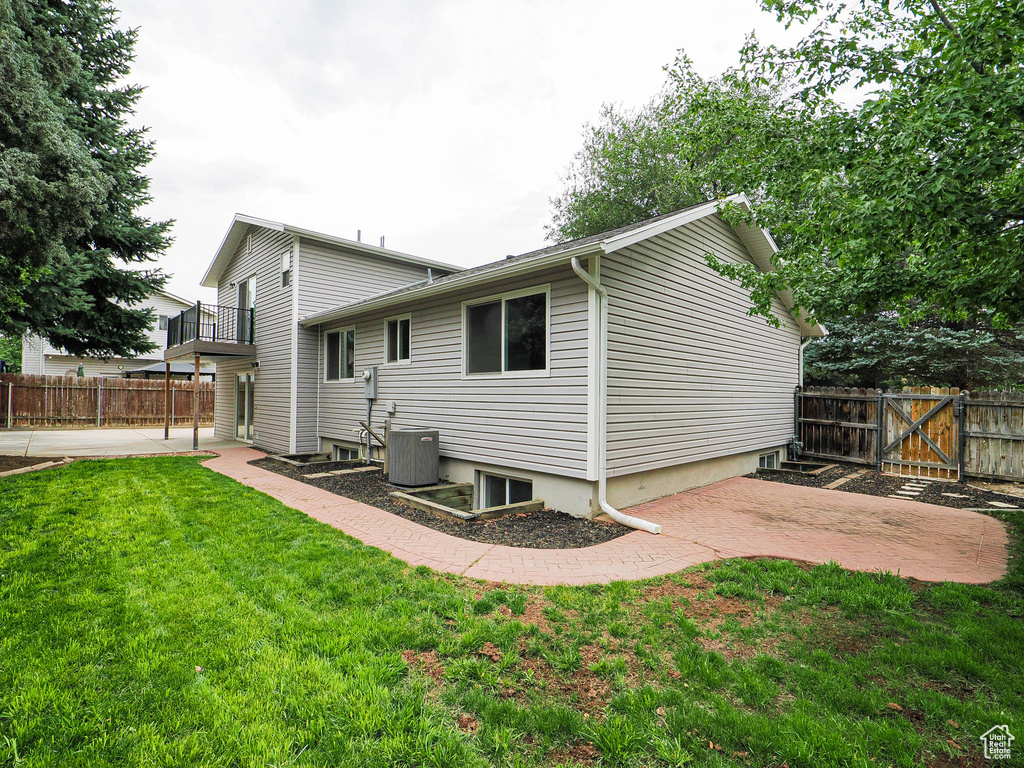 9971 S BORG DR Sandy, UT 84092