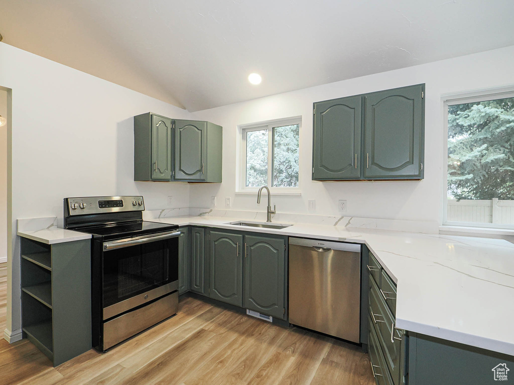 9971 S BORG DR Sandy, UT 84092