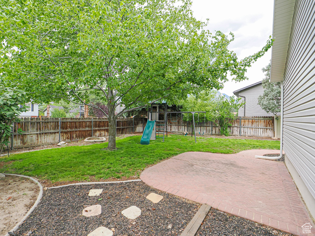 9971 S BORG DR Sandy, UT 84092