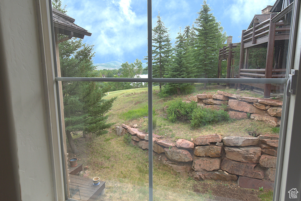 View of yard featuring a mountain view