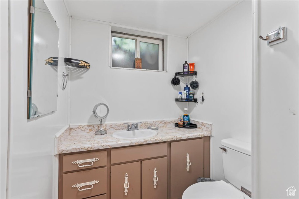 8296 S JACKSON ST Midvale, UT 84047