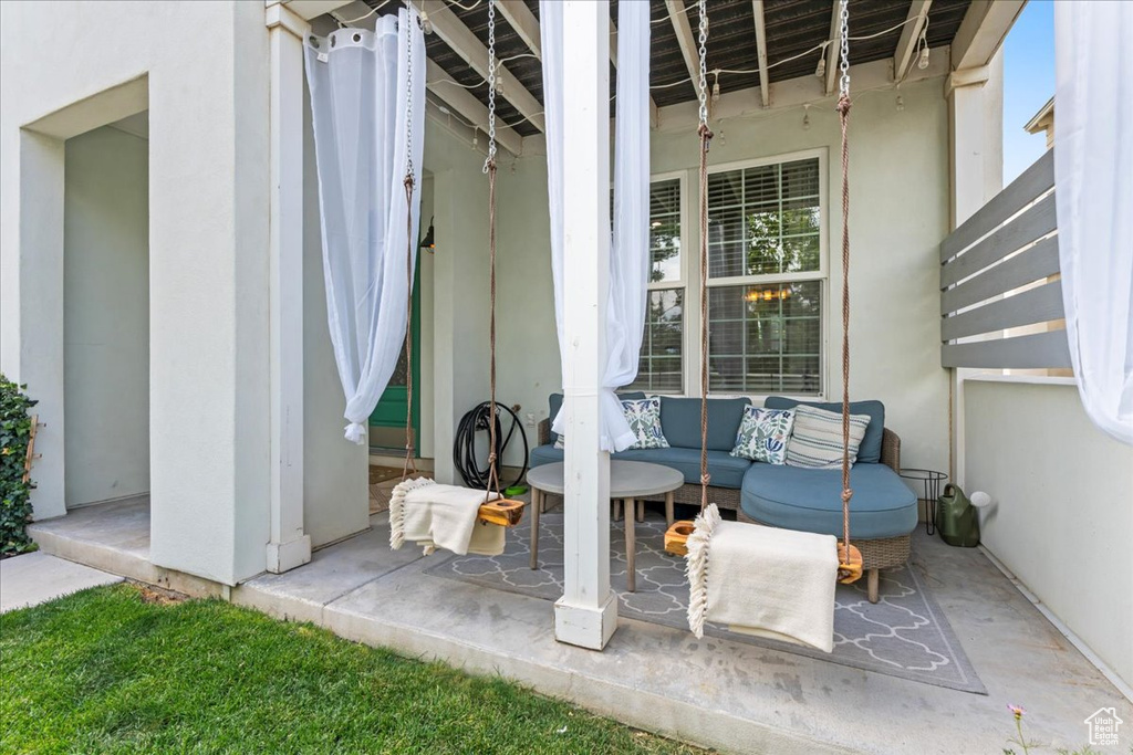 View of patio / terrace featuring outdoor lounge area