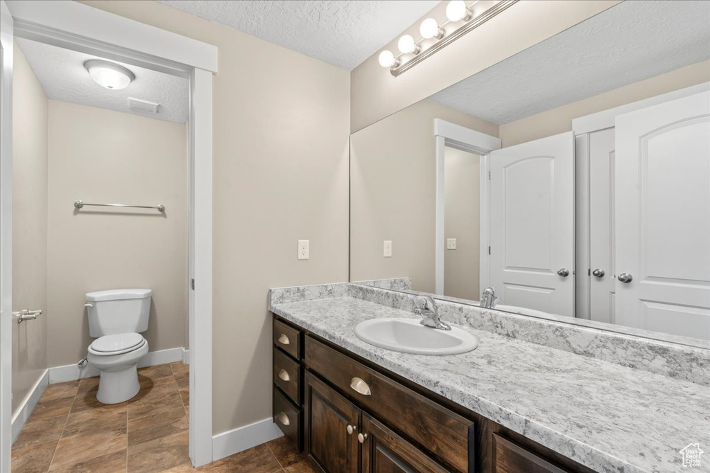 2208 E SANDHILL LN Eagle Mountain, UT 84005