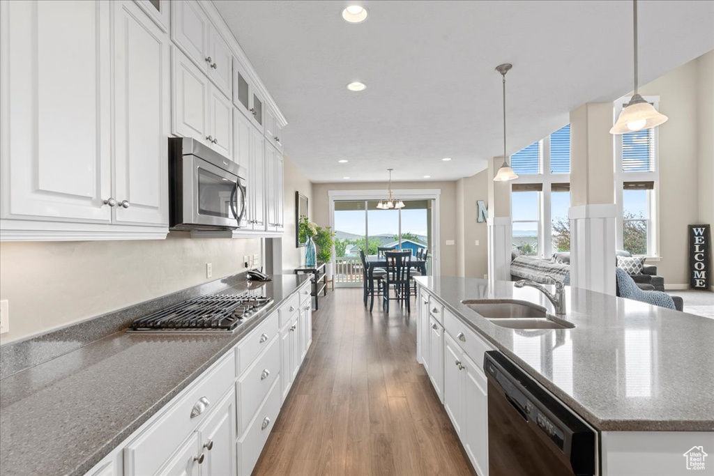2208 E SANDHILL LN Eagle Mountain, UT 84005