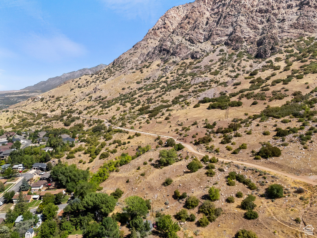 Photo 13 for MLS #2096653 at 446 Robins Ave