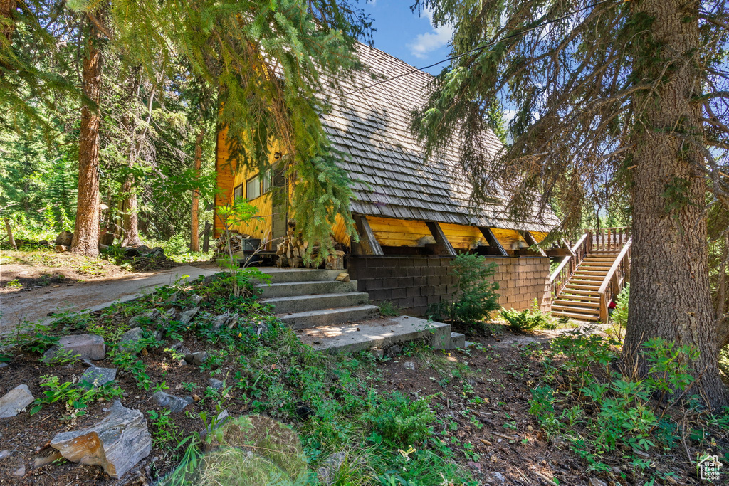 Photo 11 for MLS #2096666 at 9530 Pine Way