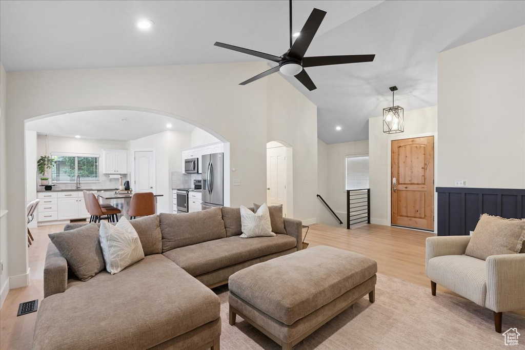 656 W 1310 N Lehi, UT 84043
