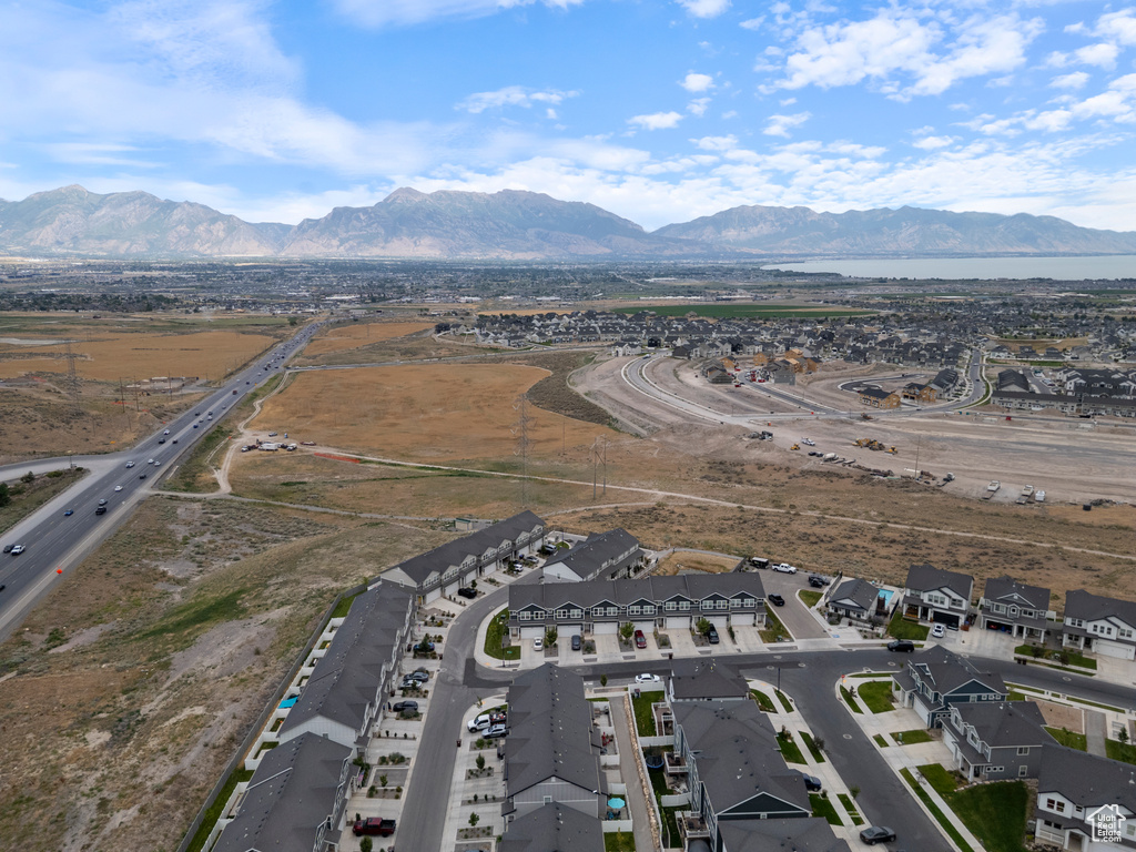 Aerial view of property\\\'s location with a water and mountain view and nearby suburban area