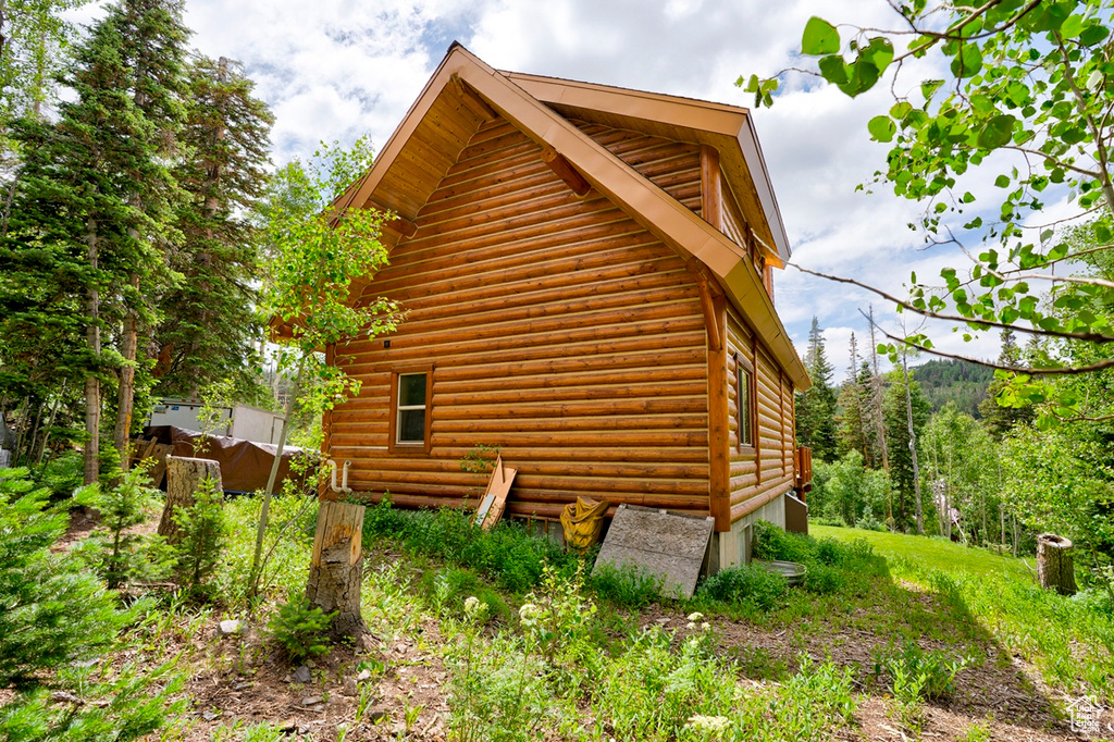 View of home's exterior featuring log exterior