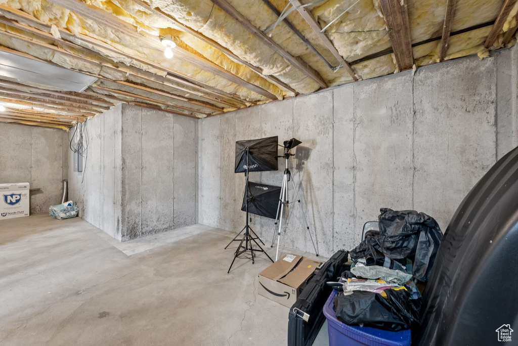 1884 E SHEPARD LN Lake Point, UT 84074