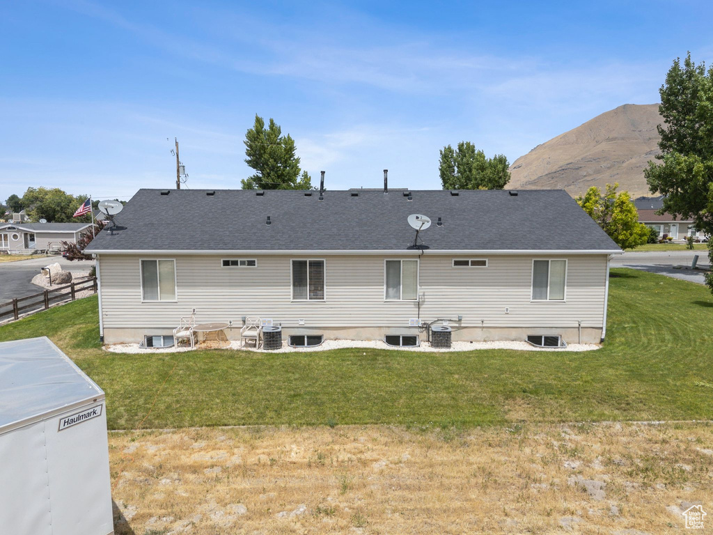 1884 E SHEPARD LN Lake Point, UT 84074