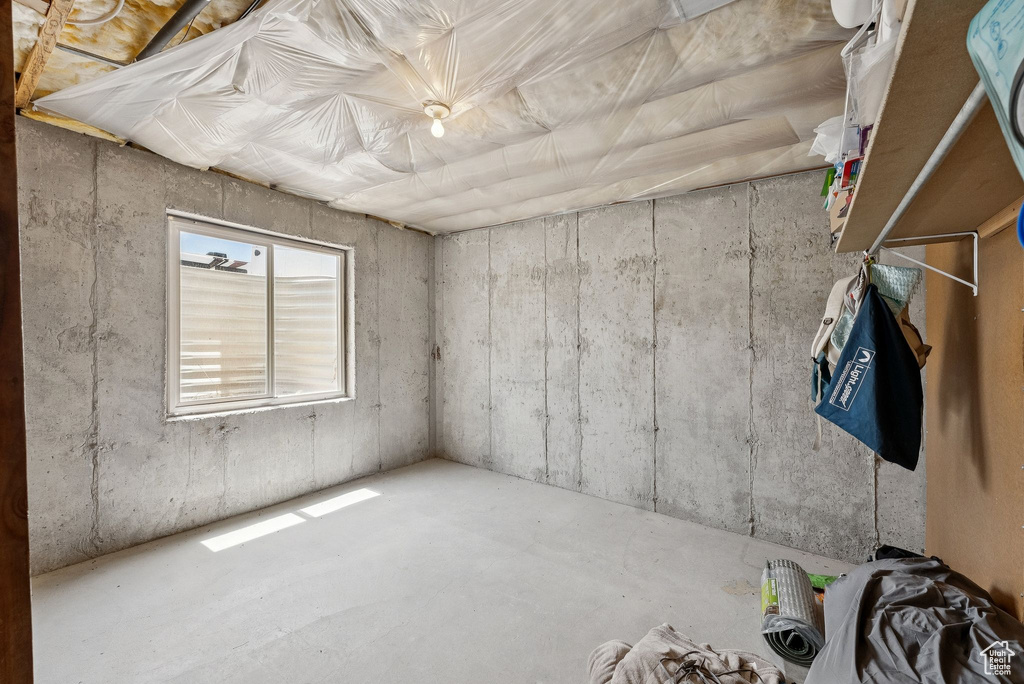 1884 E SHEPARD LN Lake Point, UT 84074
