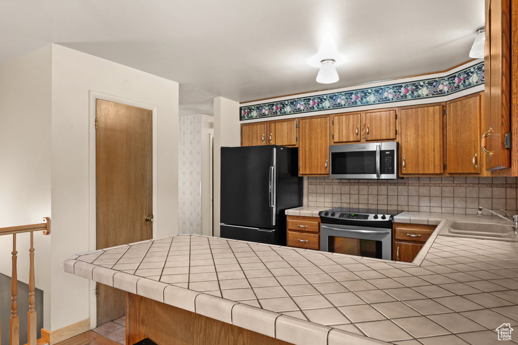 3385 W MEADOWBROOK DR West Valley City, UT 84119