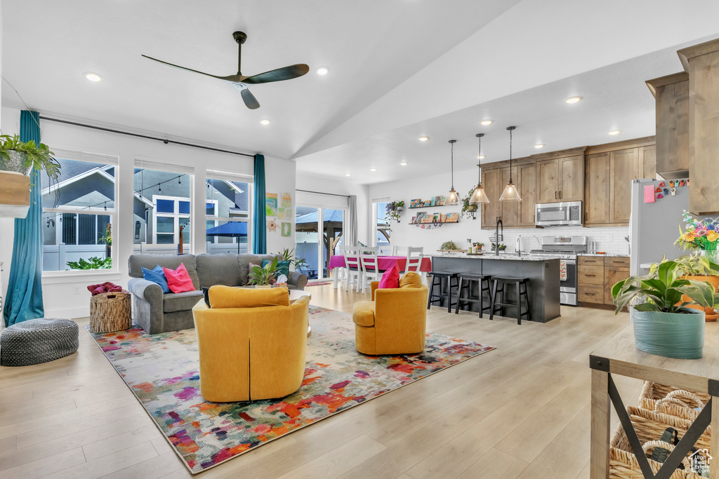 2456 W MAPLE ST Mapleton, UT 84664