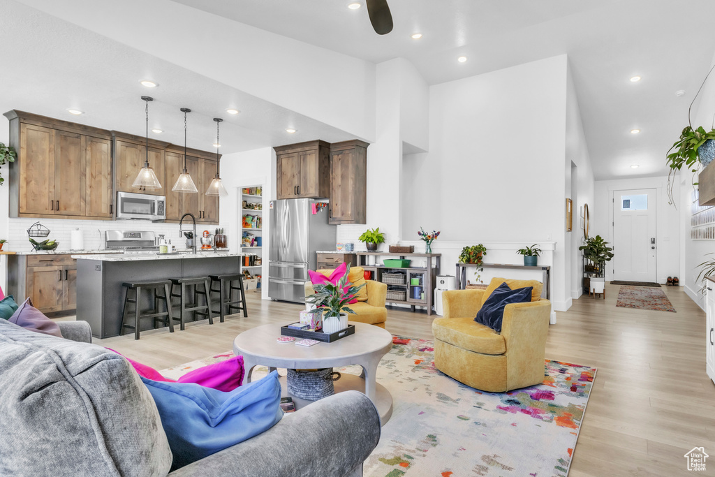 2456 W MAPLE ST Mapleton, UT 84664