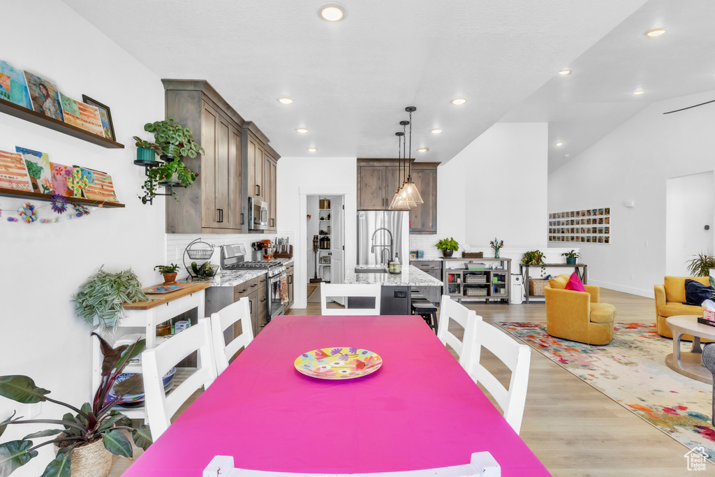 2456 W MAPLE ST Mapleton, UT 84664