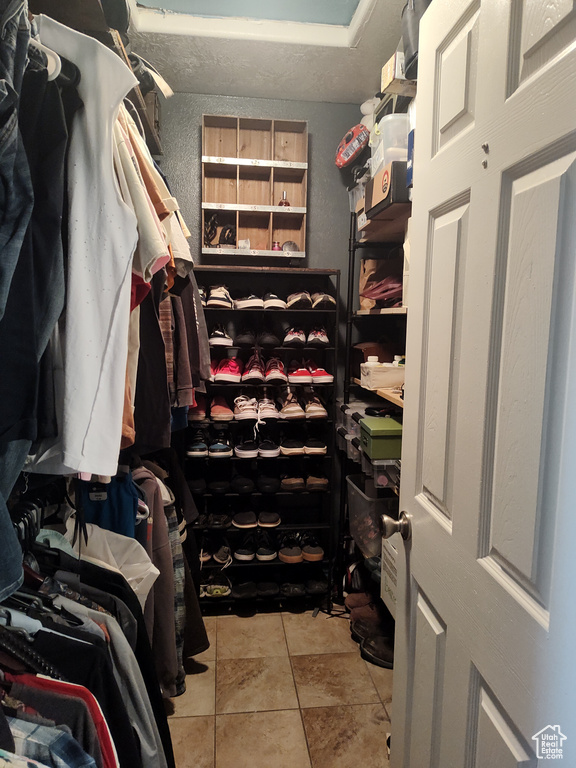 View of walk in closet