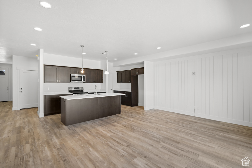 1697 W 2770 S #202 Syracuse, UT 84075