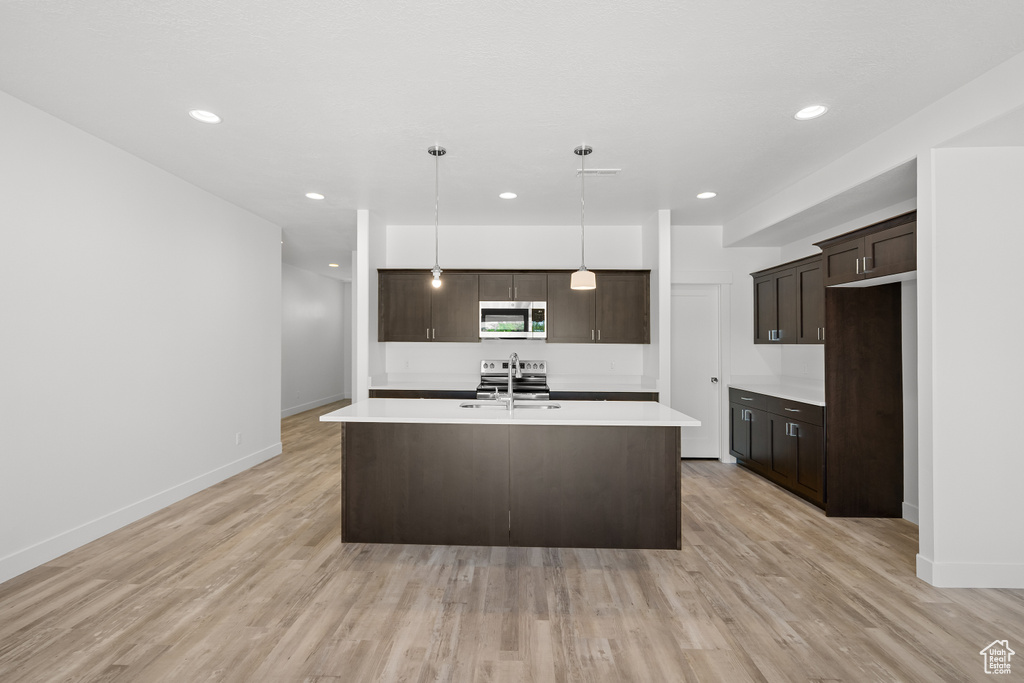 1697 W 2770 S #202 Syracuse, UT 84075