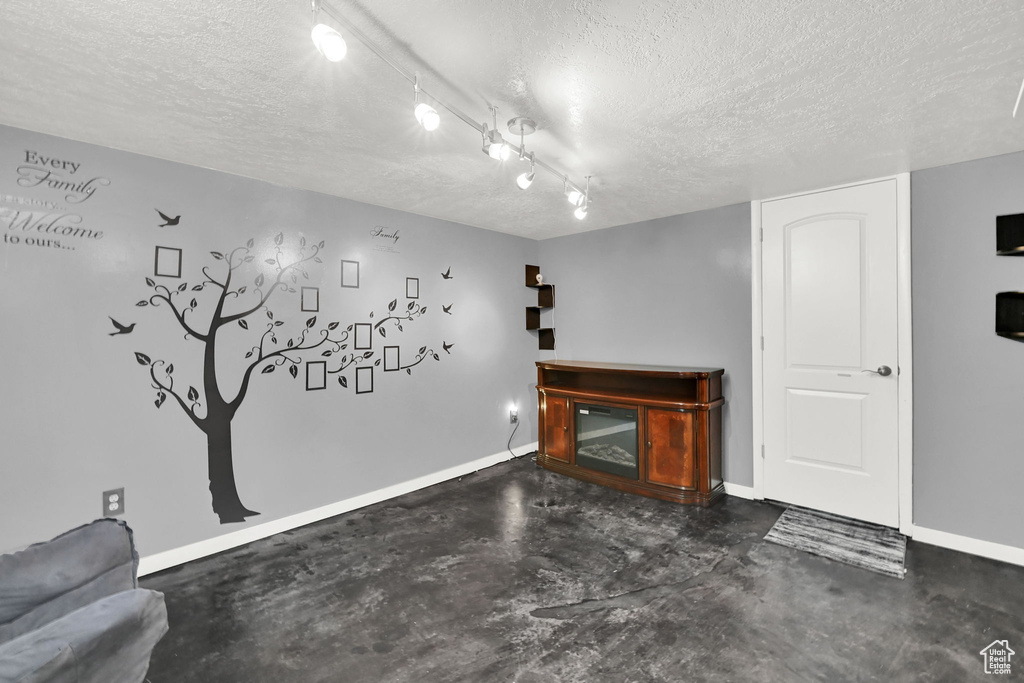 185 E LAKEVIEW DR Clearfield, UT 84015