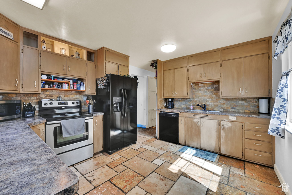 185 E LAKEVIEW DR Clearfield, UT 84015