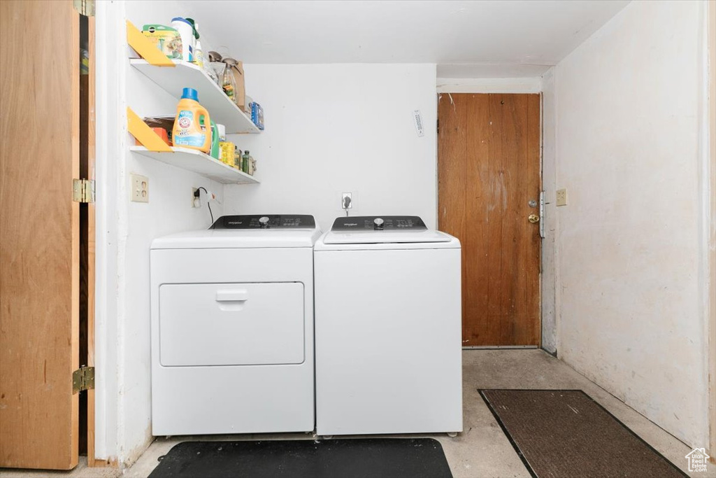 Laundry room featuring washing machine and dryer