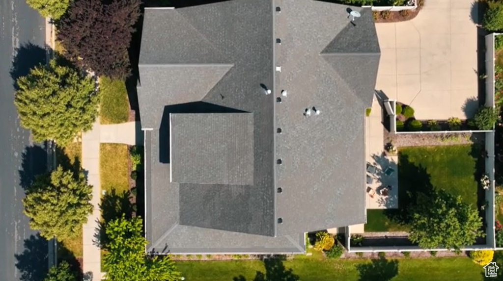 Aerial view of property and surrounding area