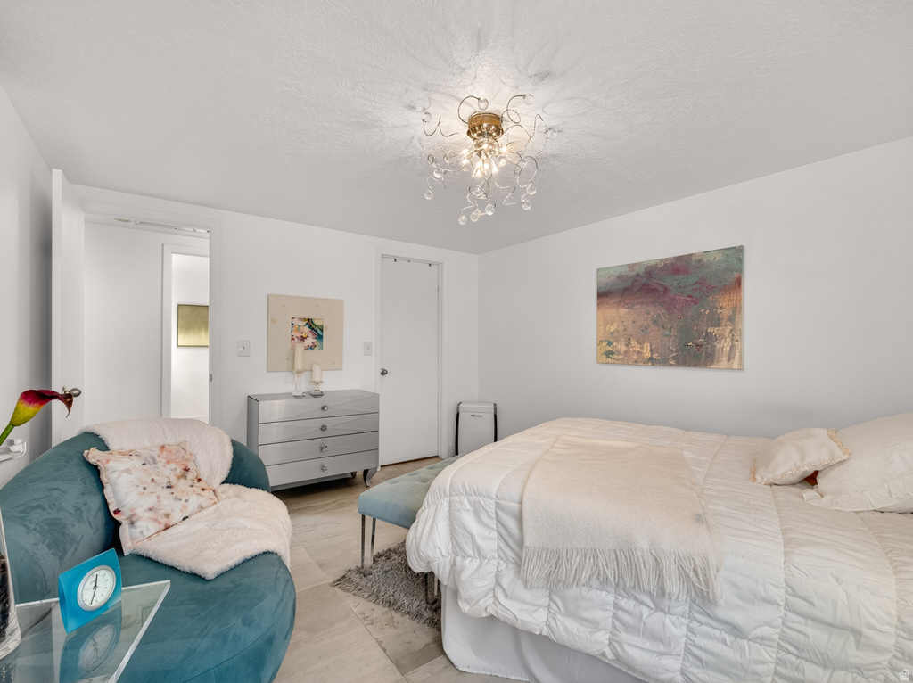 48 N WHITE BARN DR Pleasant View, UT 84414