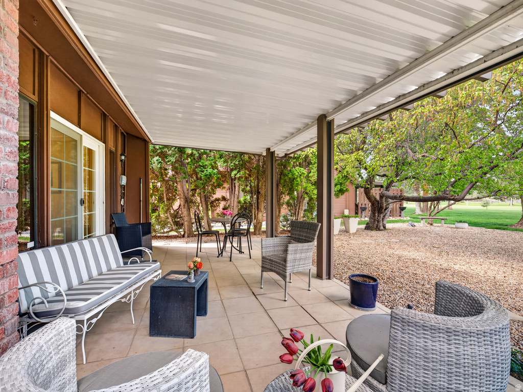 48 N WHITE BARN DR Pleasant View, UT 84414