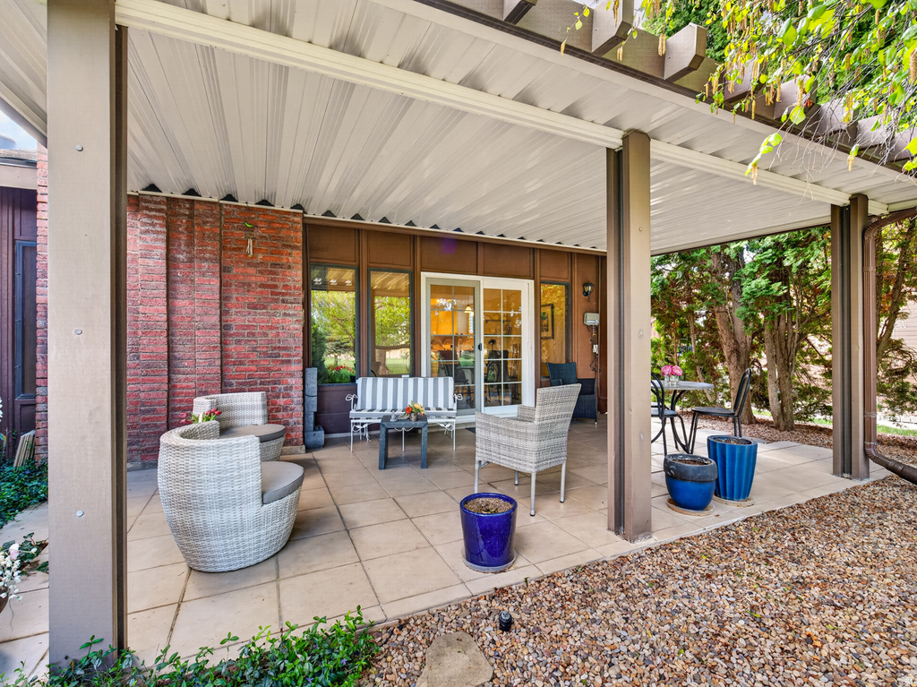 48 N WHITE BARN DR Pleasant View, UT 84414