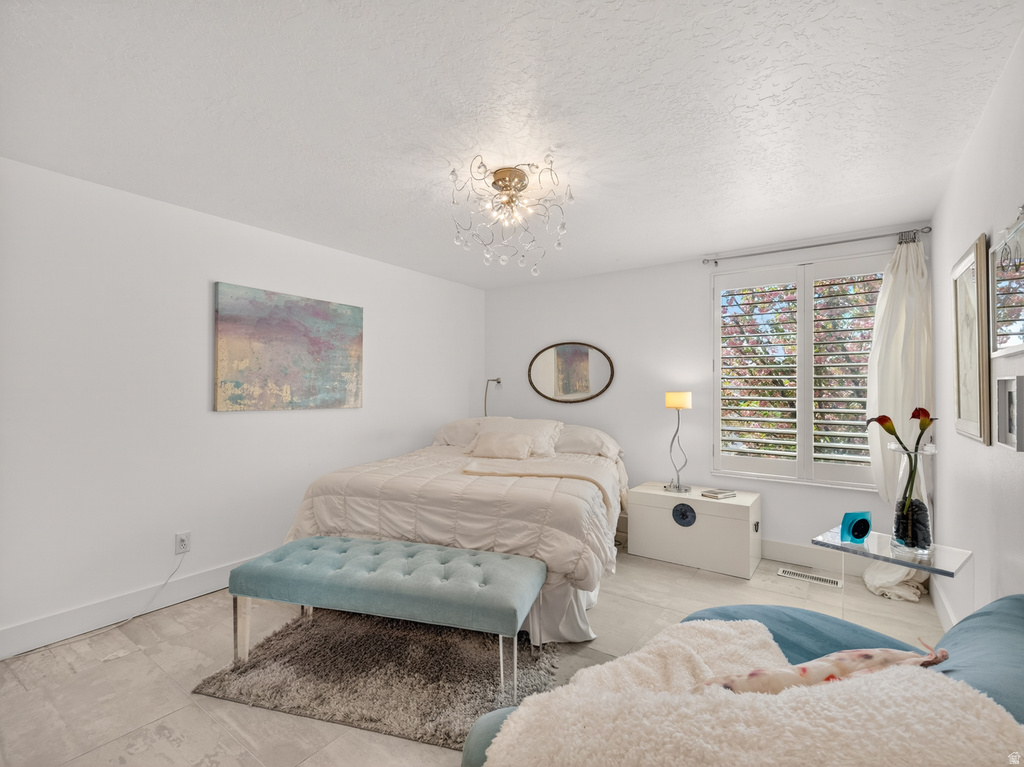 48 N WHITE BARN DR Pleasant View, UT 84414