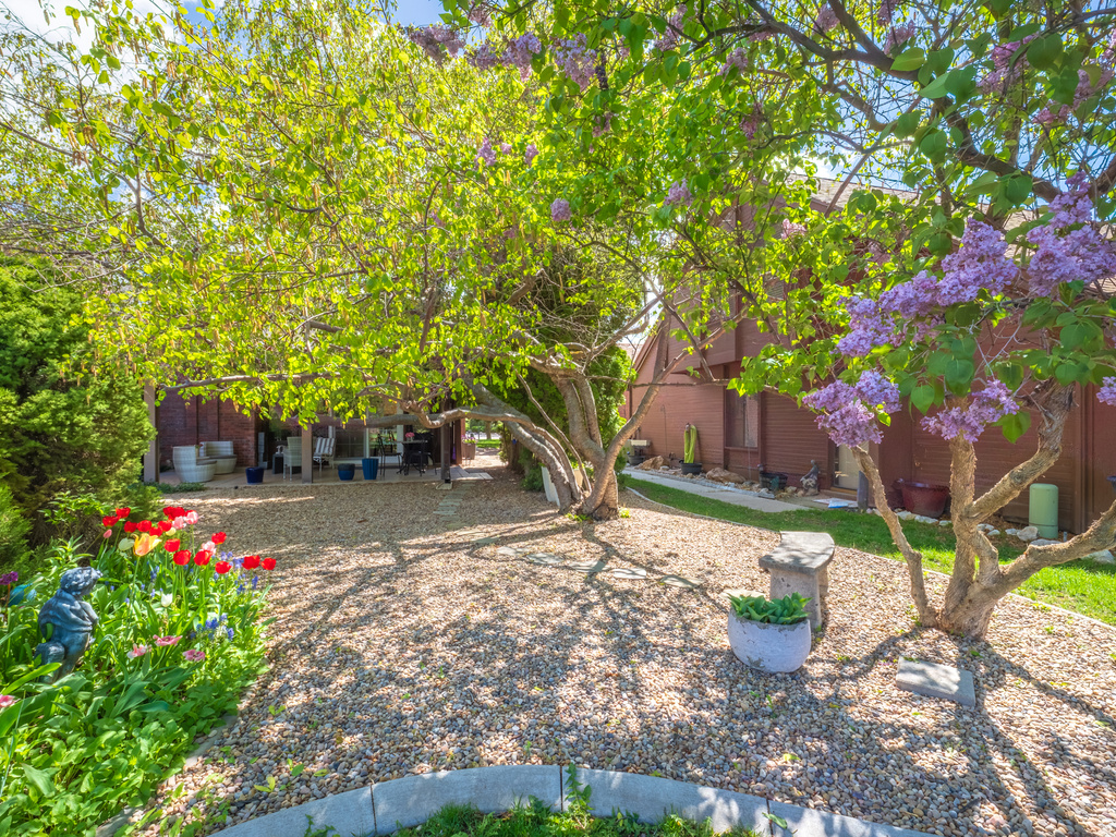 48 N WHITE BARN DR Pleasant View, UT 84414