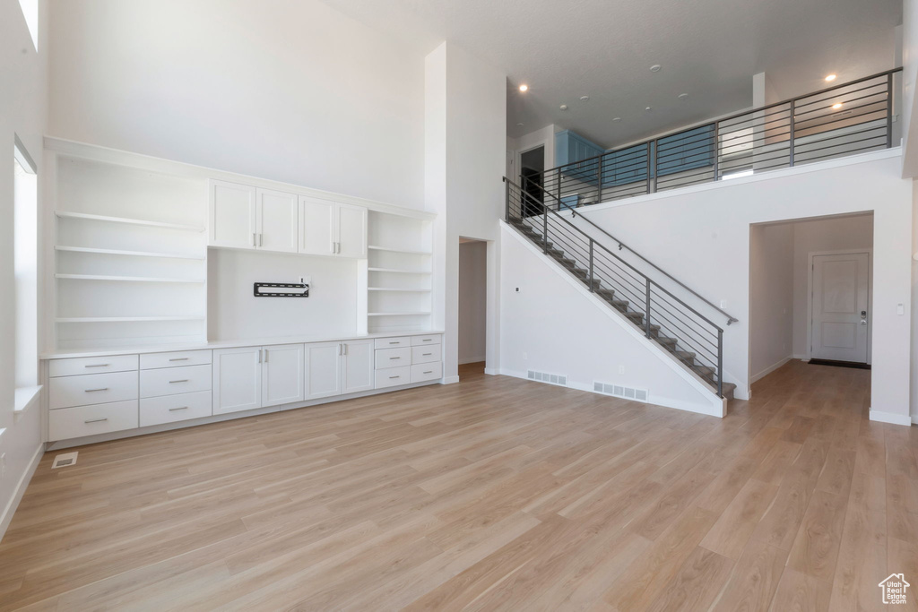 256 W THISTLE DR Saratoga Springs, UT 84045
