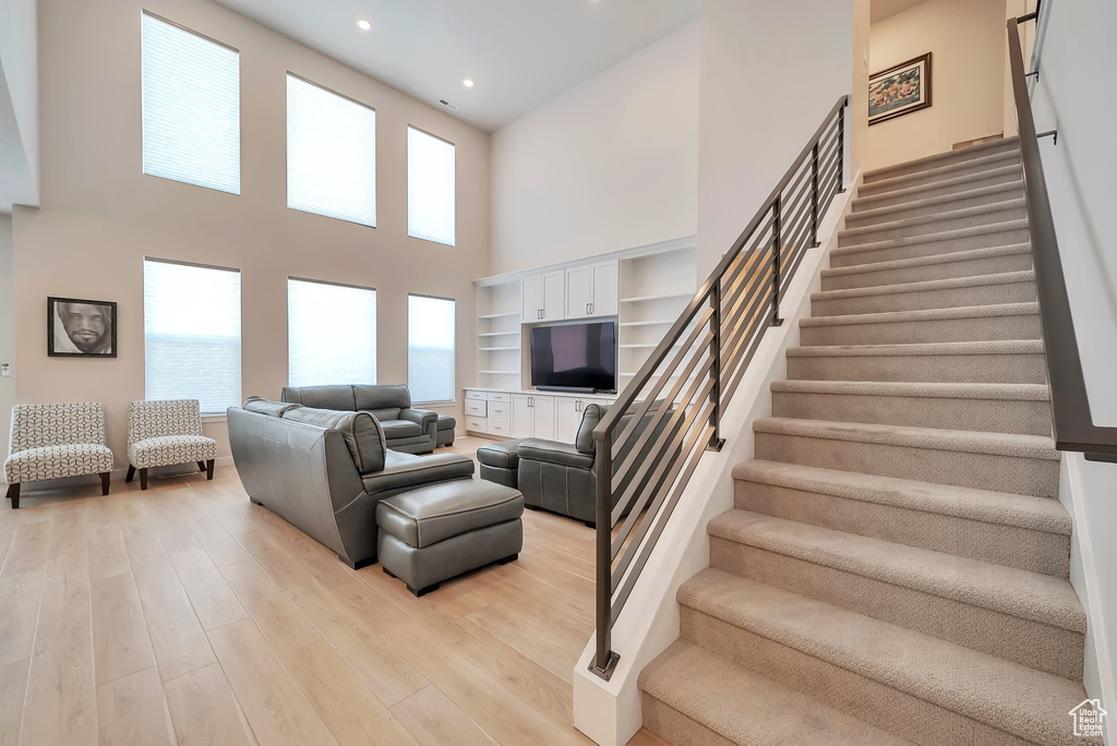 256 W THISTLE DR Saratoga Springs, UT 84045