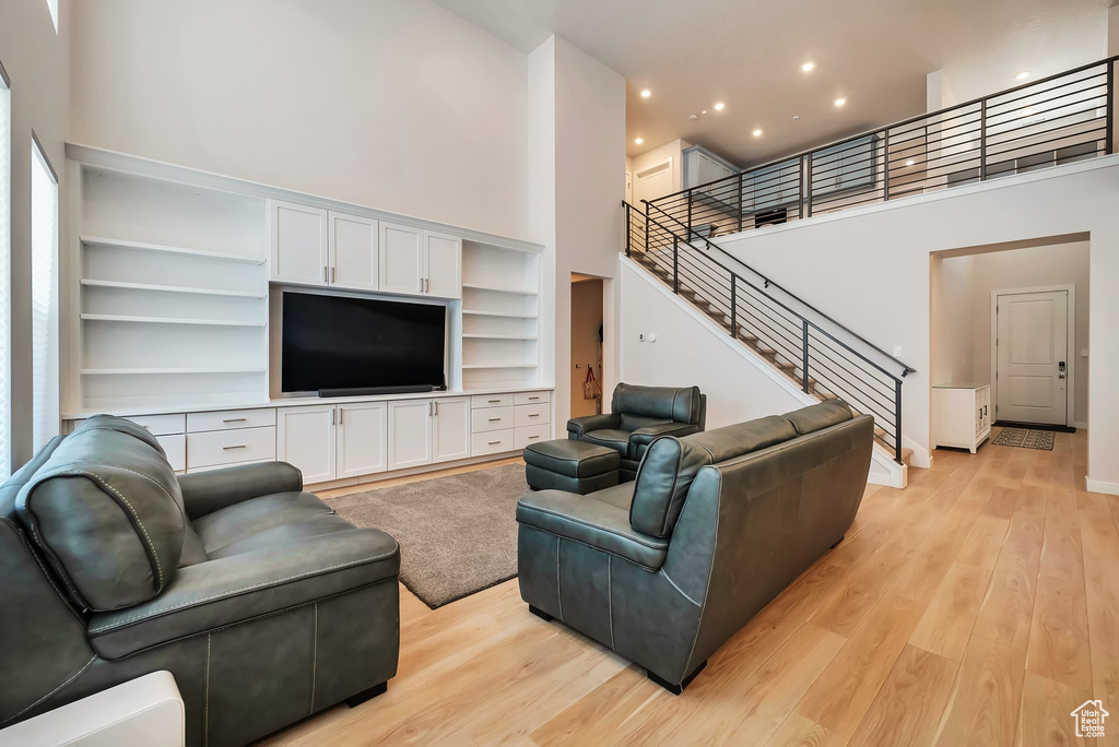 256 W THISTLE DR Saratoga Springs, UT 84045