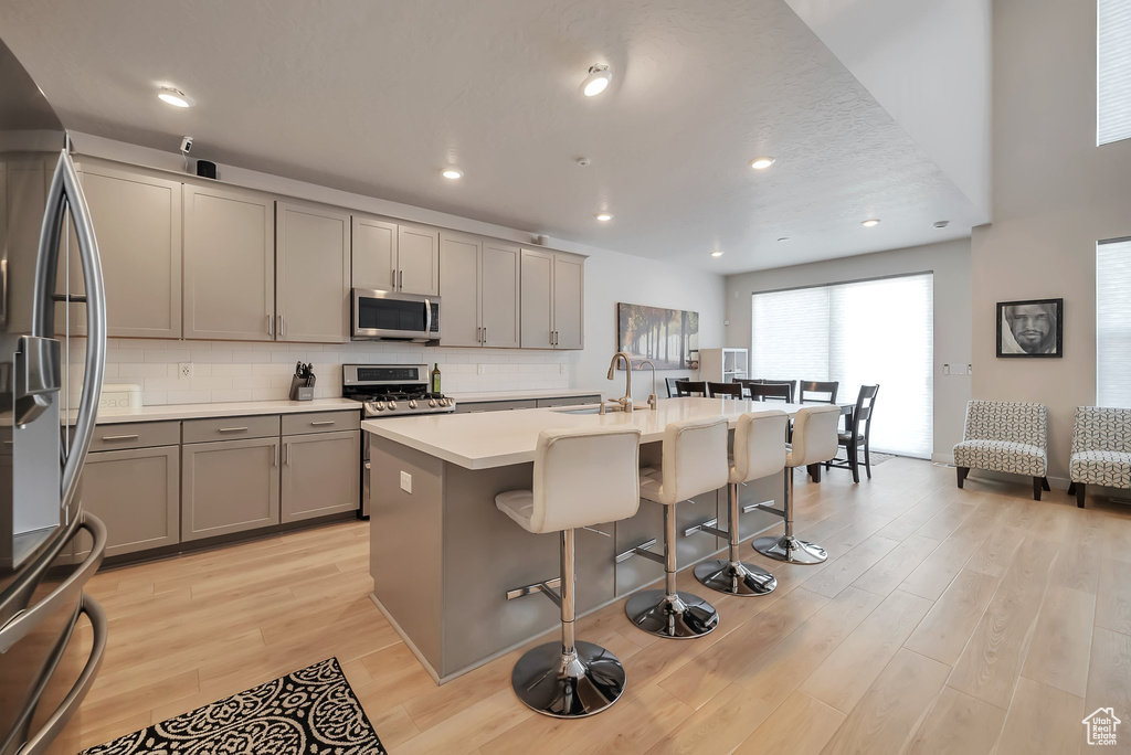 256 W THISTLE DR Saratoga Springs, UT 84045