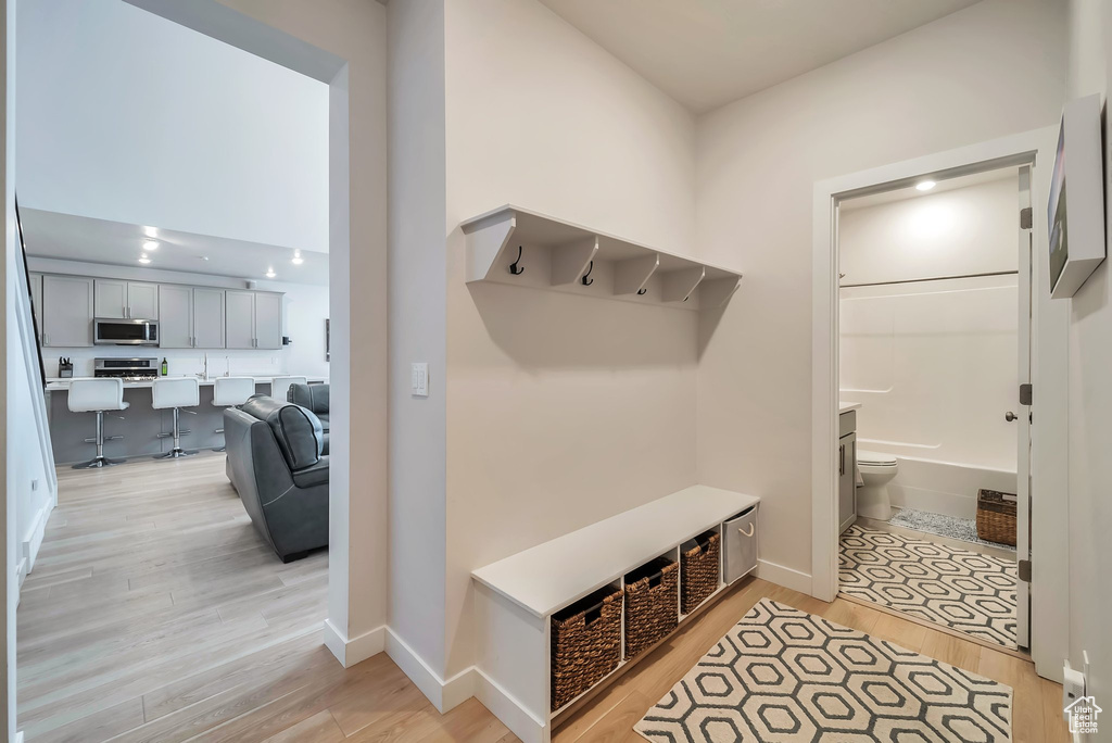 256 W THISTLE DR Saratoga Springs, UT 84045