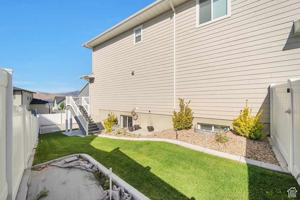 256 W THISTLE DR Saratoga Springs, UT 84045