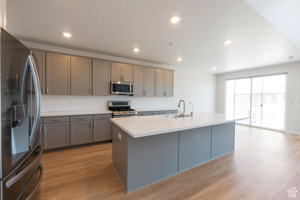 256 W THISTLE DR Saratoga Springs, UT 84045
