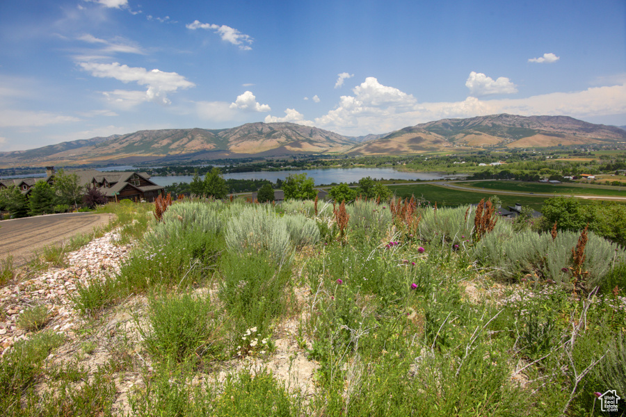 6839 E SUMMIT PEAK CIR Huntsville, UT 84317