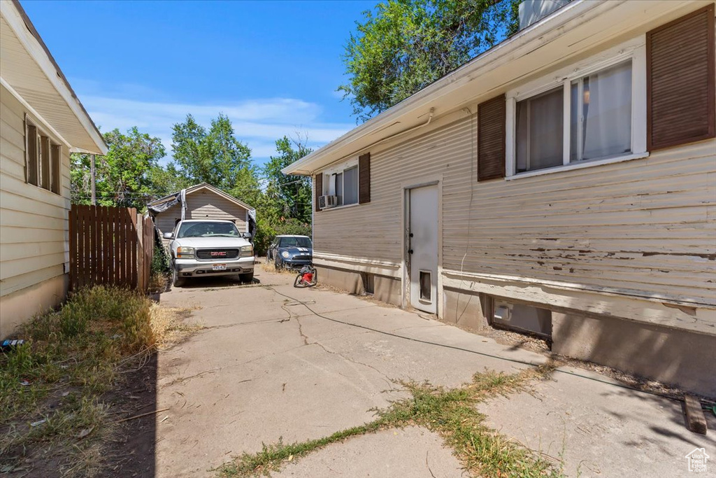 View of side of home