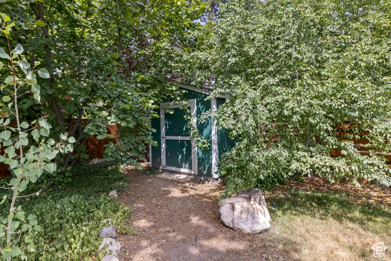 3635 E APOLLO DR Salt Lake City, UT 84124