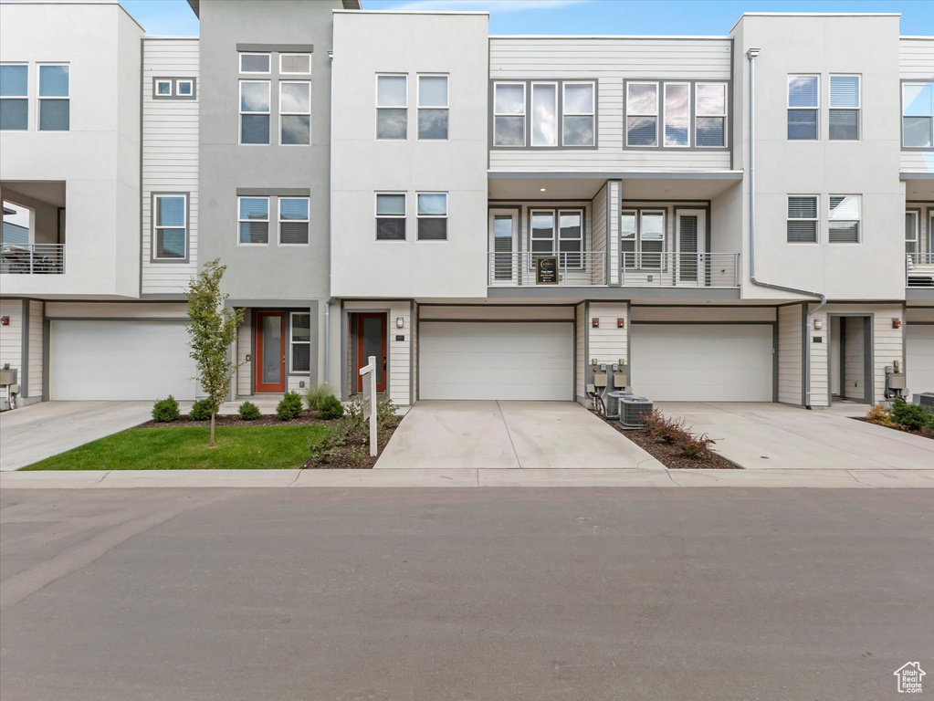 597 N NICHOLE LN #205 Farmington, UT 84025