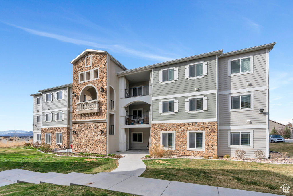 163 W RIDGE RD #2 Saratoga Springs, UT 84045