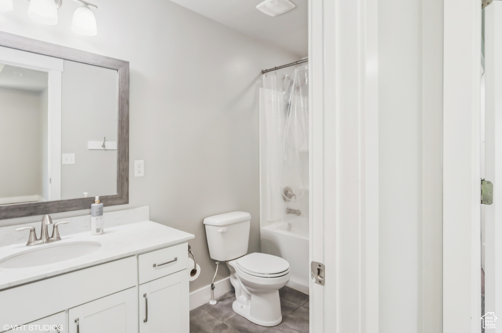2086 W WHITE PINE DR Layton, UT 84041