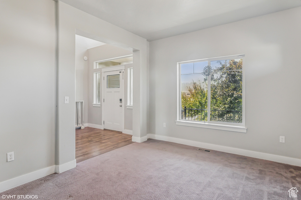 2086 W WHITE PINE DR Layton, UT 84041