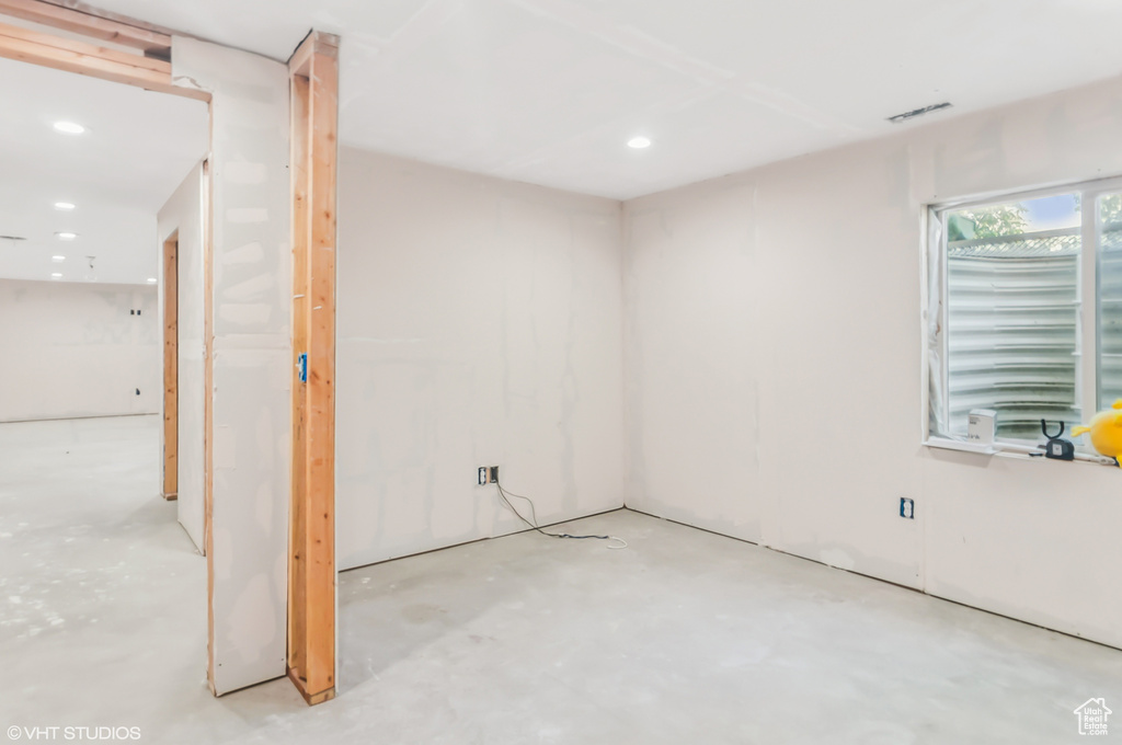 2086 W WHITE PINE DR Layton, UT 84041
