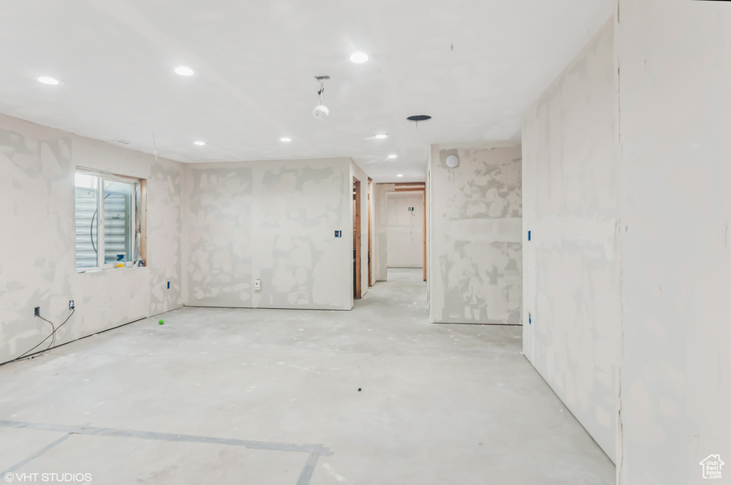 2086 W WHITE PINE DR Layton, UT 84041