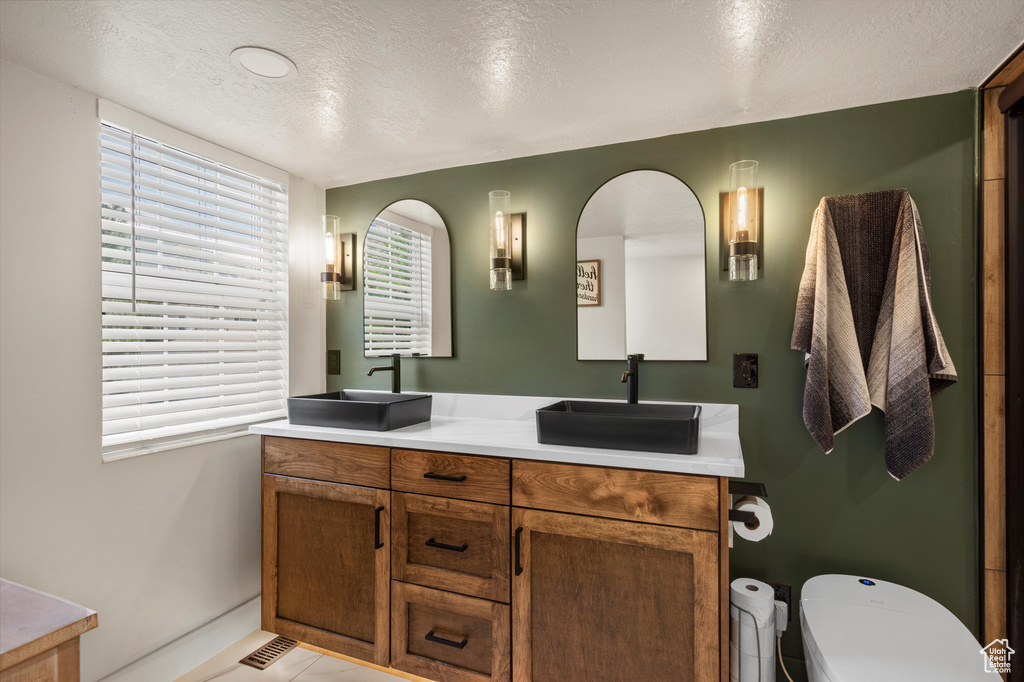 866 BROOKSIDE LN Centerville, UT 84014