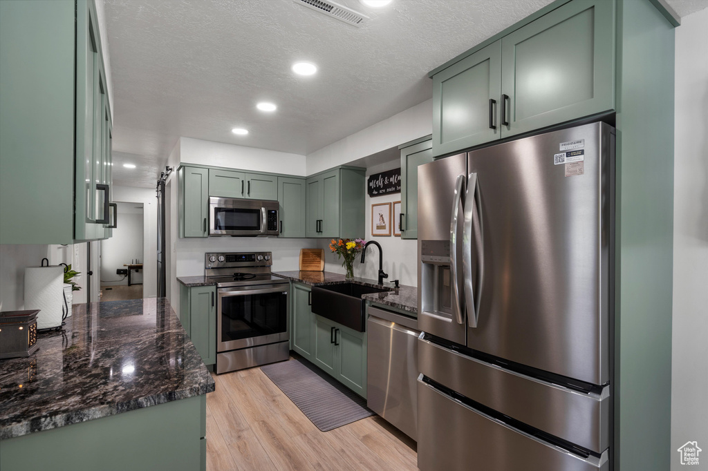 866 BROOKSIDE LN Centerville, UT 84014